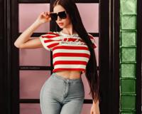 【问】监控拍下老板亲吻女秘书撕胸衣捏胸，震惊全场！？