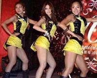 昆凌素颜图片前后对比 早期黑涩会非主流照片