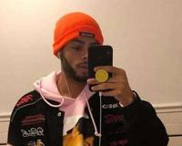 男子网络乞讨月入4万 一句＂我很穷＂网友们立马给他打钱