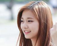 周子瑜事件详情 十六岁在韩国节目中挥舞青天白日旗