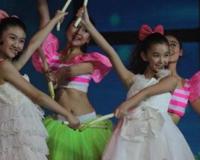 蒋依依身高多少？17岁的她已经长到1.67米了