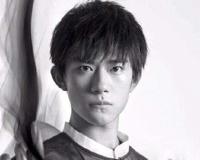 易烊千玺声明谣言 因王源抽烟的质问微博乃是网友ps