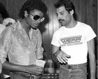 皇后乐队主唱为何过世？佛莱迪·摩克瑞患上艾滋后离世