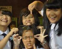 平采娜·乐维瑟派布恩小时候照片 比影片中美多了