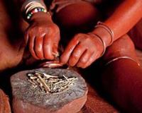 非洲纳米比亚辛巴族 女人袒胸露乳一辈子不洗澡