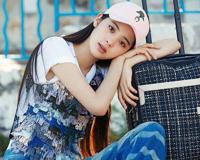 欧阳娜娜第一次给成龙