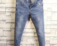 水洗蓝是什么颜色，自然褪色有些泛白的蓝色(穿起来显得很清新)