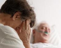 阳寿已尽的老人表现，15个征兆表明半年内阳寿将尽(喜欢掀被子)