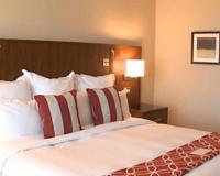 酒店床上一条长条布有什么用，这四个用途不知道就亏了