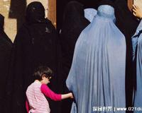 阿富汗女性为什么蒙面穿罩袍，她们地位低到什么程度(难以想象)