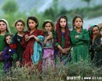 阿富汗女性为什么蒙面穿罩袍，她们地位低到什么程度(难以想象)