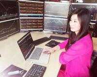 侯婷婷 分析行情从大到小 交易则是 大处着眼 小处着手