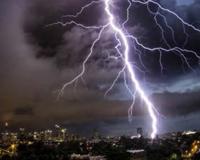 加州72小时内遭上万次雷击:引发数百起火灾