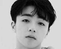 自然卷男生适合什么发型