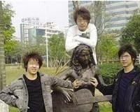 图说发生的摸乳事件