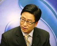 白岩松被开除是真的吗