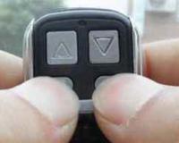 卷帘门遥控器怎么配