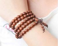 女士如何正确佩戴小叶紫檀手链