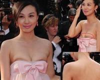 李菲儿屡次走光十分诱人