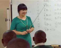 清华才女王丽红资料介绍(远嫁非洲嫁给黑人有了四个混血宝宝）