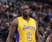 罗尔邓当主教练了(被湖人解雇后去了南苏丹谋了教练工作)