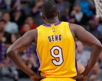 罗尔邓当主教练了(被湖人解雇后去了南苏丹谋了教练工作)