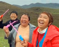 抖音网红三支花阿姨带货直播(啥也不干卖货秒杀其他网红)