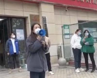 刘红英缺席女儿成人礼事件(到底是谁错了)