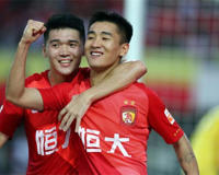 恒大球员最新转会消息(踢球的真不愁找工作啊)