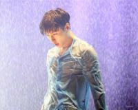 张艺兴把地板跺出坑的krump水平能称得上中国krump第一人吗？