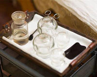 拔罐后身上出现的黑色印子是咋回事？拔罐还是蛮多好处的