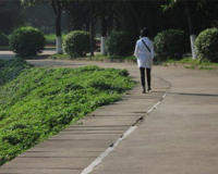 南京遇害女孩父母希望严惩凶手，很多疑点依然不知