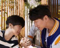 张亮和寇静的感情经历 在最困难的时候我选择了你