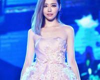 张靓颖冯柯了离婚了吗 与鲜肉帅哥牵手同行你怎么看