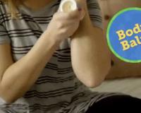 为什么女友膝盖总有淤青？很多人都想歪了