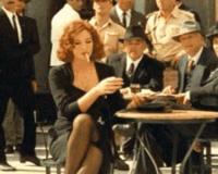 穿着丝袜同房更让人把持不住