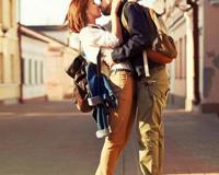 一个女人和三个男人在一起会怎么样 可行吗