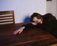 内疚会加重人们的心理负担和支配行为