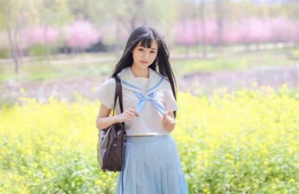 学长在地铁里怎么可以这样呢 几个学长一起不停的要我