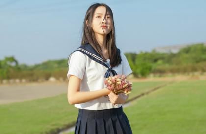 男朋友晚上是怎么搞你的 说好在外面的你就两下进去了