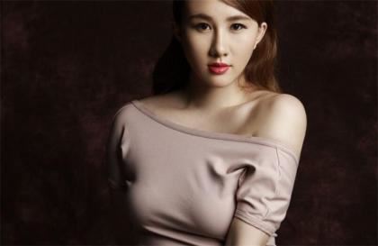 孟瑶早期大尺度电影曝光 没想到这么性感