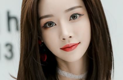 我和女友在闺蜜面前做 目睹了一切的她显得异常淡定