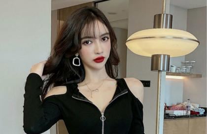 我和女友在闺蜜面前做 目睹了一切的她显得异常淡定