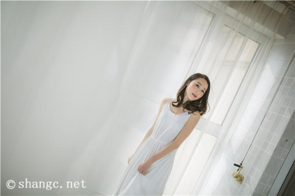 为什么女人喜欢穿超短裙 原来是这个原因造成的