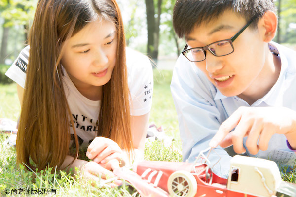 男生喜欢你会摸你哪里 六个部位很私密