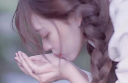 小兔兔被男生吃什么感觉 男生晚上摸着小兔兔睡觉啊