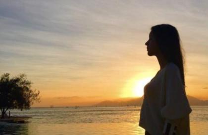 小兔兔被男生吃什么感觉 男生晚上摸着小兔兔睡觉啊