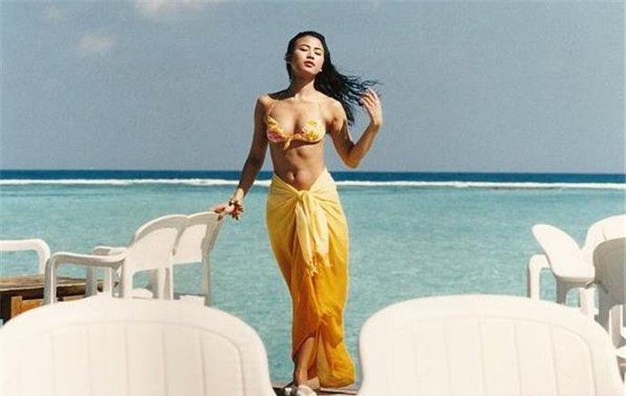 陈雅伦三级作品男与女 一双巨乳超级吸睛