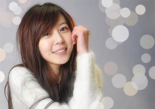 李金铭的胸有多大 李金铭露胸走光照片