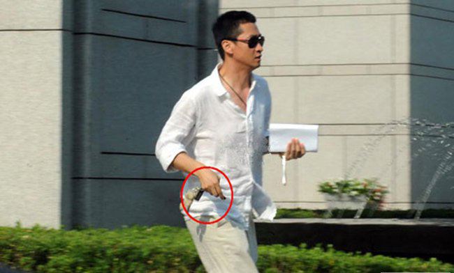 周杰车祸门事件 周杰撞车逃逸真相